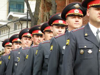 Полицейские Хакасии получили награду министра МВД России